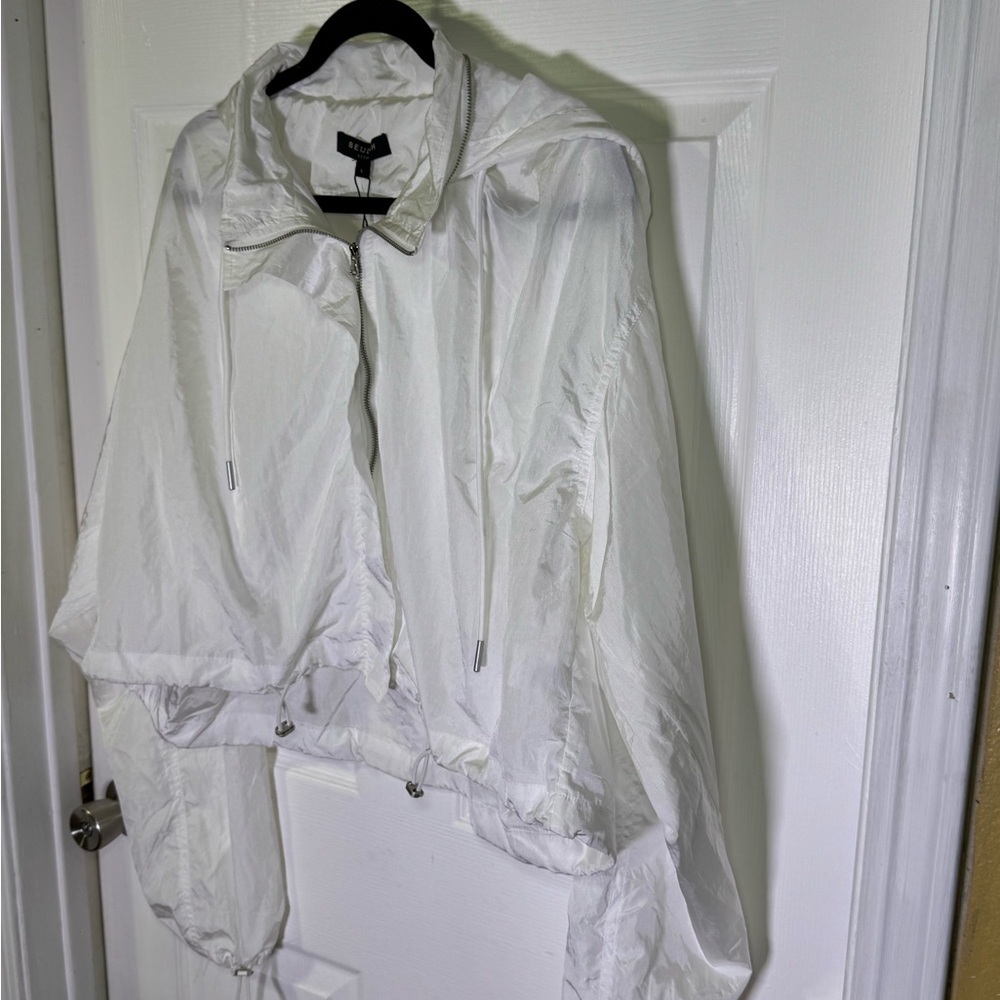 Beulah Elegant White Cape Jacket
